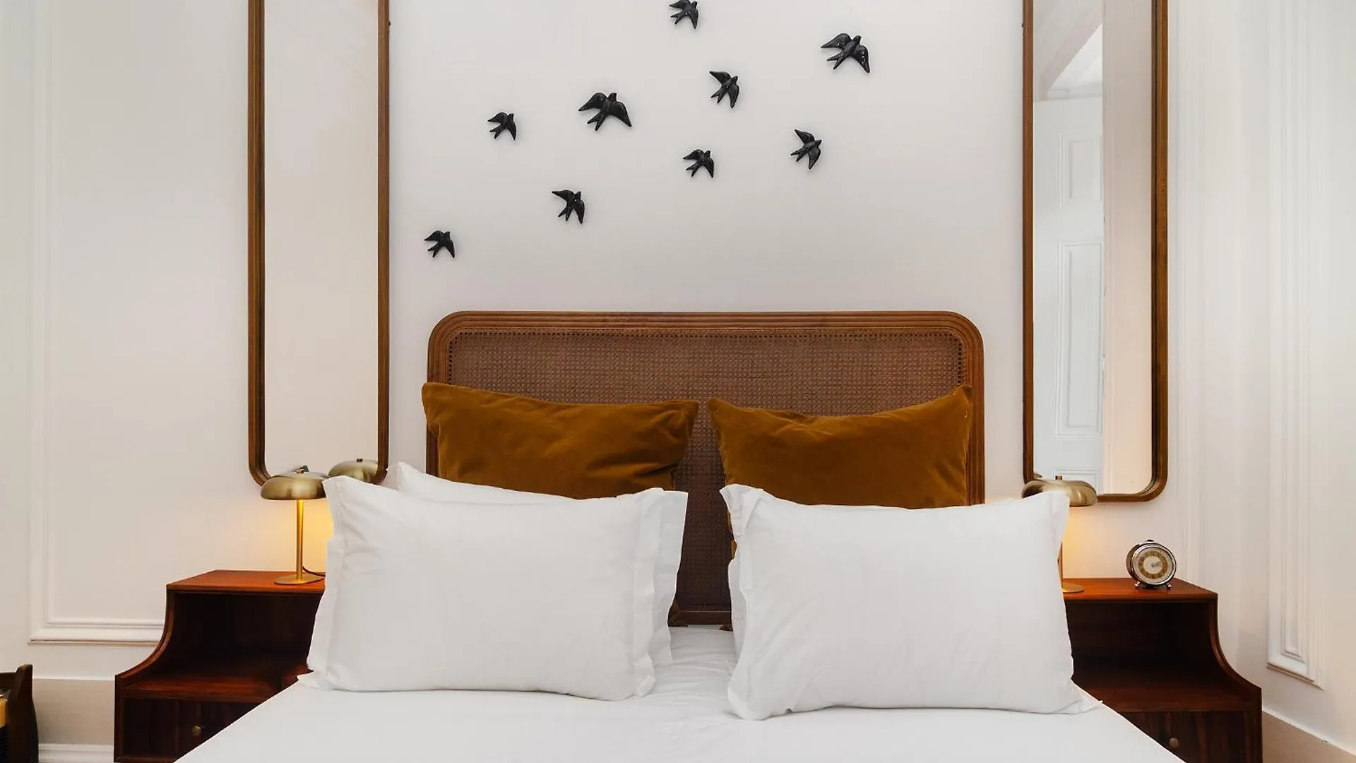 Apartment Whome Elegant Stay In Lisbon'S Historic Bairro Alto Portugal