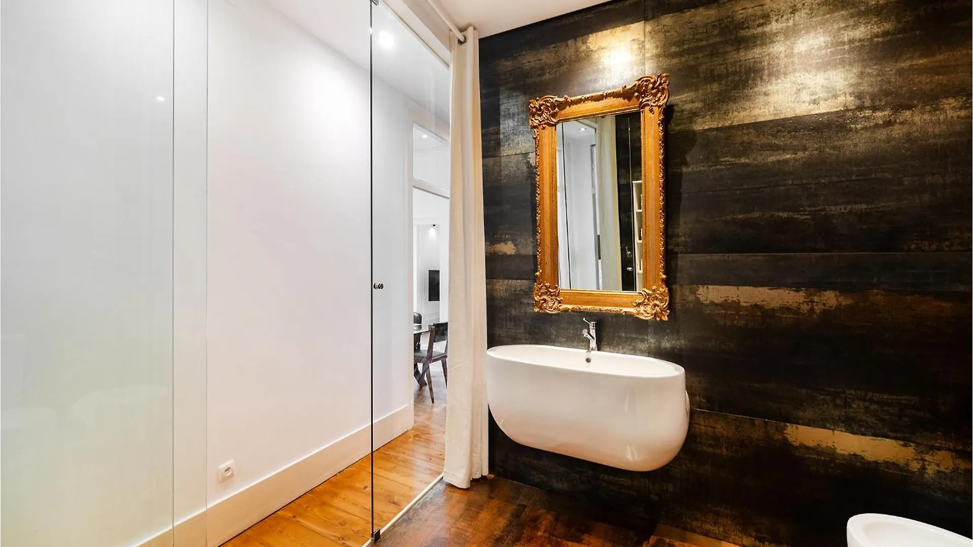 Whome Elegant Stay In Lisbon'S Historic Bairro Alto